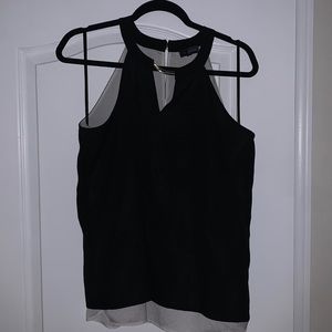 Cute black top with white lining